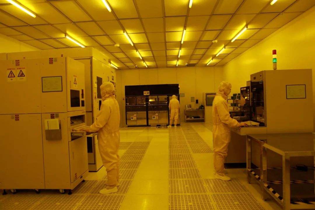 百級(jí)芯片潔凈車間 百級(jí)芯片潔凈車間